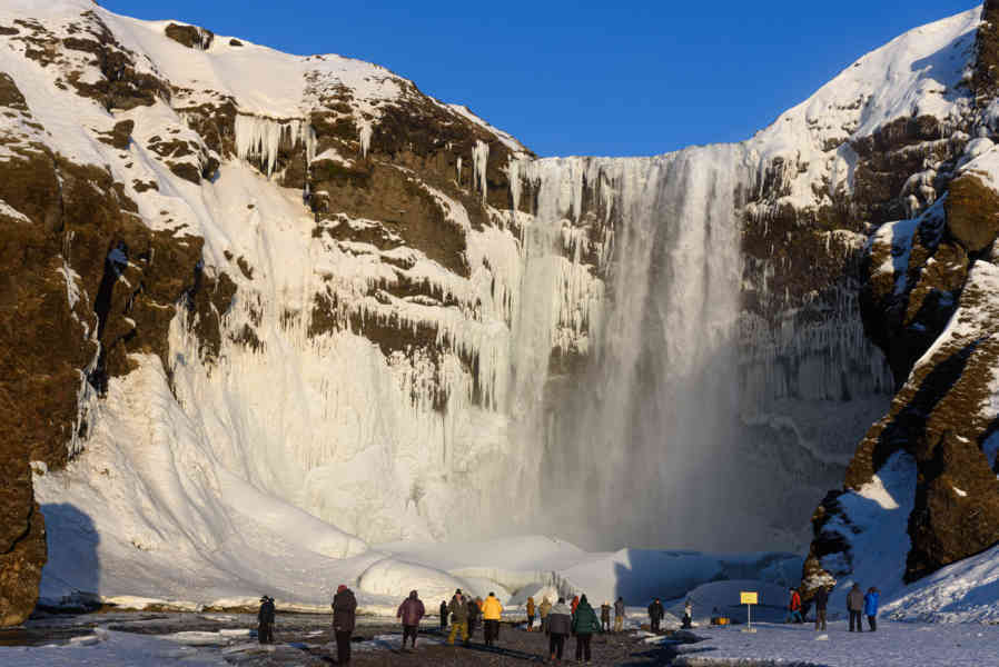 Islandia 102 - catarata de Skógafoss.jpg